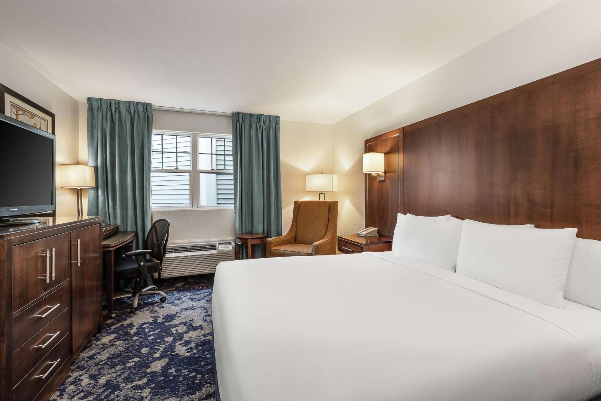 Hotel Doubletree By Hilton Cape Cod - Hyannis Esterno foto